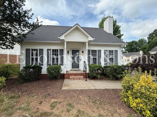 Building Photo - Spacious 3 Bedroom Home with Primary Suite on Main Level in Camden Forest