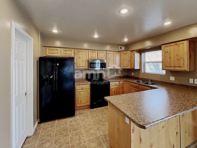 Photo - 1438 W 250 N