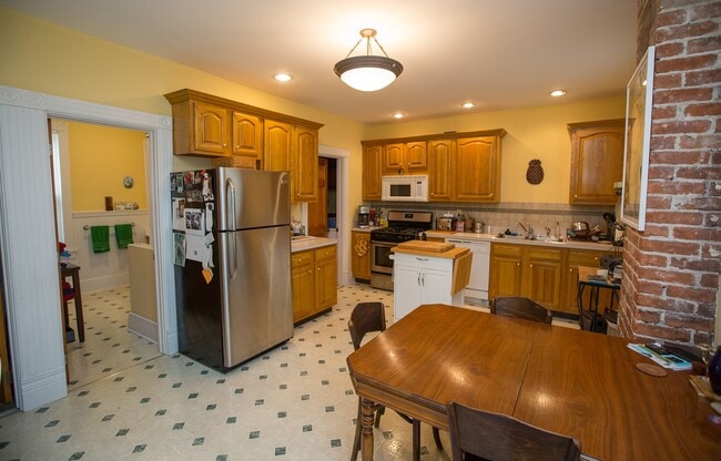 Photo - 388 Summer St Unidad lower