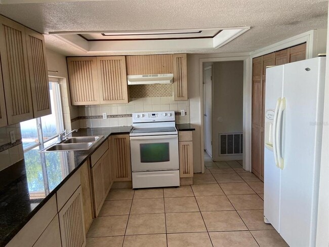 Photo - 3600 Beacon Square Dr