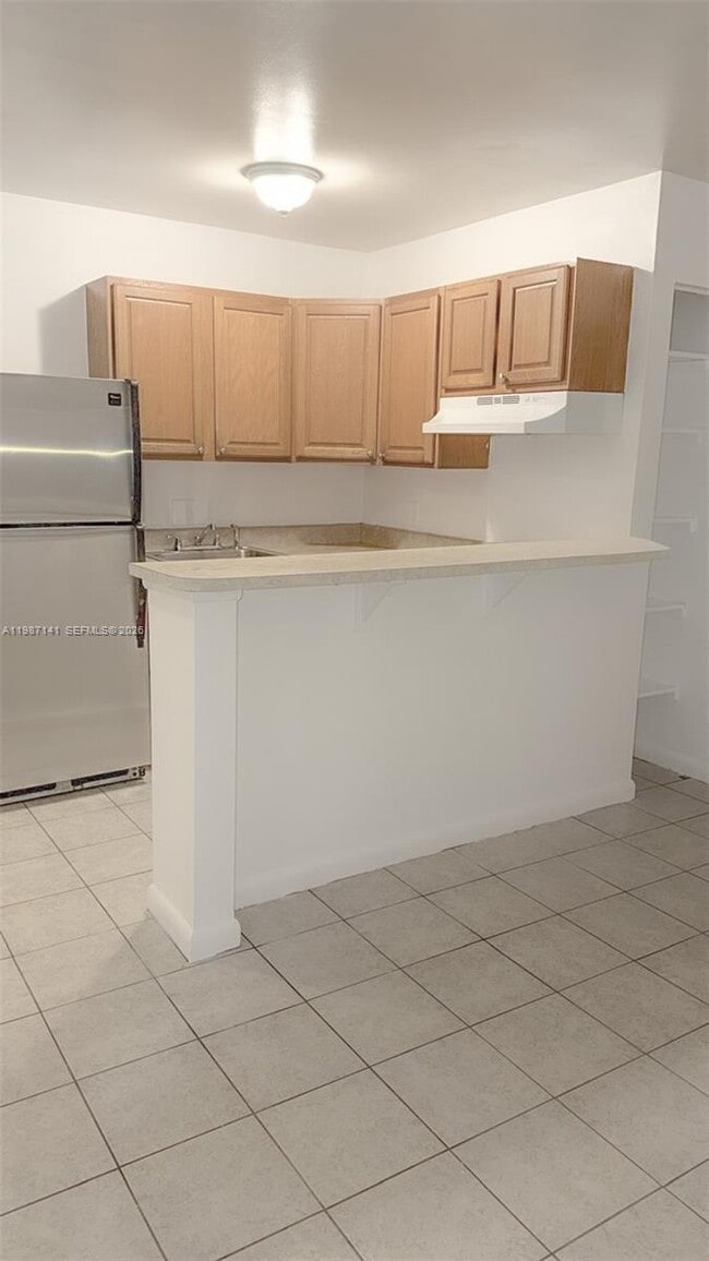 Building Photo - 101 NE 41st St Unit C53