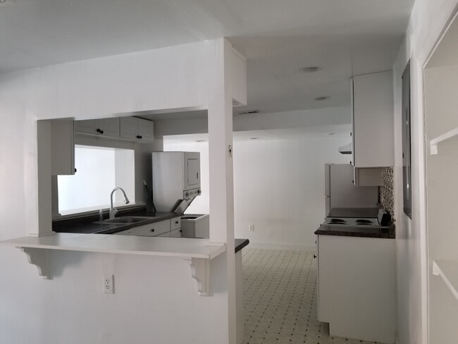 Photo - 1038 S Charles St Unit 1038