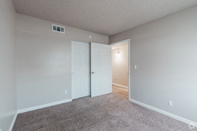 2BR, 1BA - 850SF - Bedroom - Bordeaux House Apartments