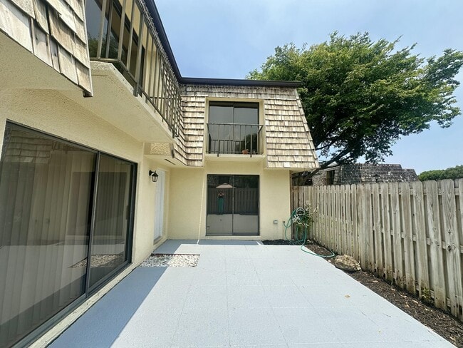 Photo - 173 Lake Arbor Dr