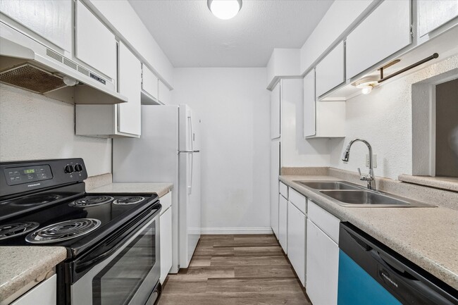 Photo - 4647 Wild Indigo St Unit 359