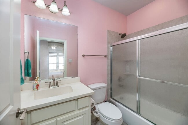 Photo - 1104 Knoll St