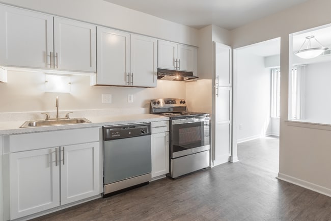 Photo - Pine Ridge Apartments - Southfield, MI