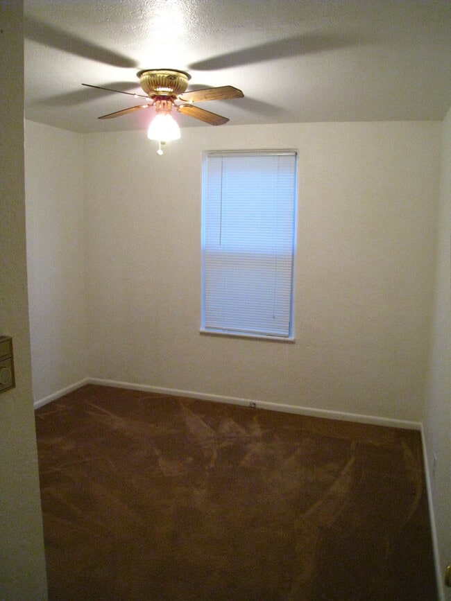 Photo - 8208 N Edison St Unidad 2