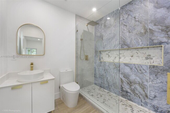 Photo - 1654 SW 18th Ave