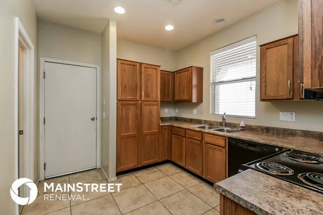 Photo - 118 N 86th Ln
