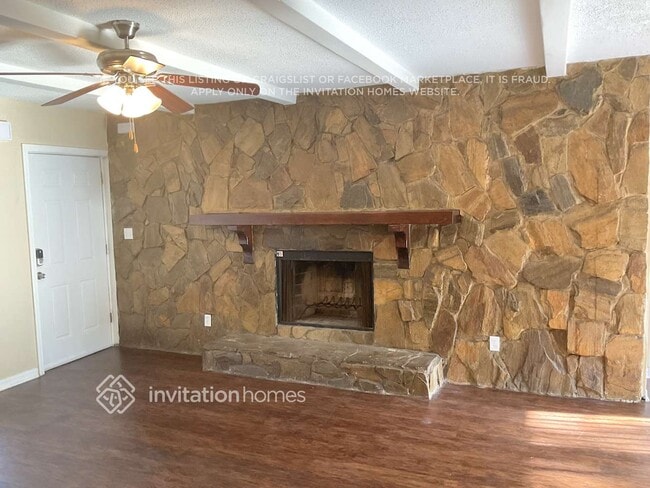 Photo - 3655 Searobin Dr SE