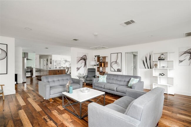 Photo - 2801 Cedarview Dr