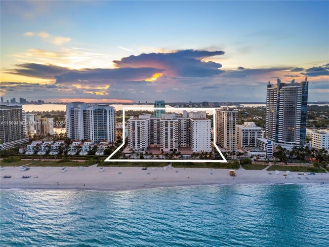 Photo - 6039 Collins Ave Apartamento Unidad 6039 Collins Ave  PH-25 (A11699384)