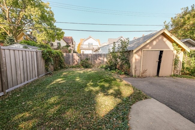 Photo - 1619 Selby Ave