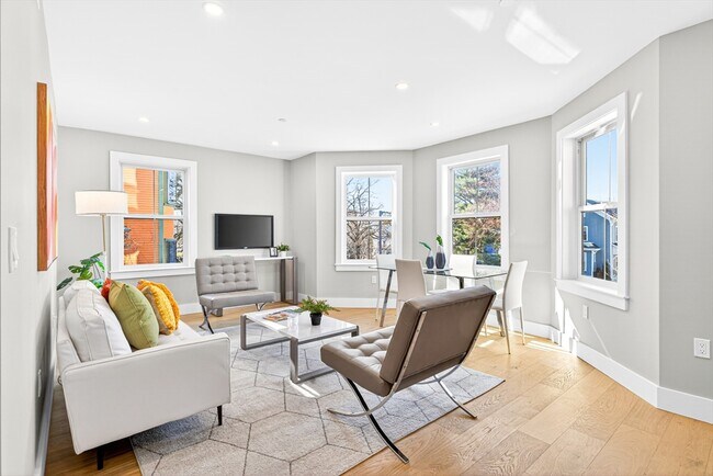 Photo - 584 Cambridge St Unidad 8