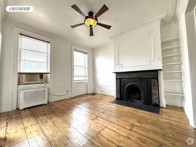 Building Photo - 327 W 18th St Rental