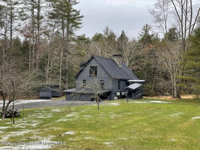 Building Photo - 421 Brown Rd