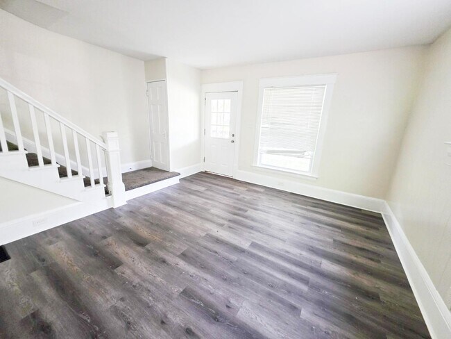 Photo - 905 Berwin St