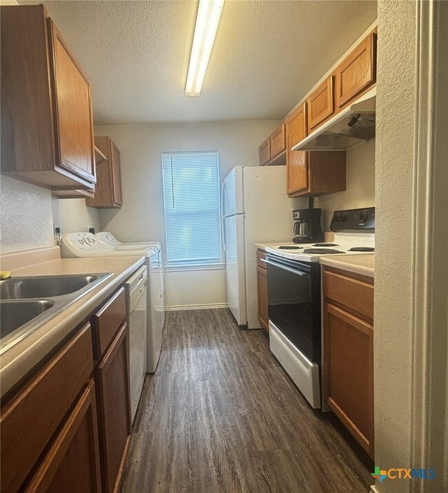 Photo - 409 Creek St Unit B