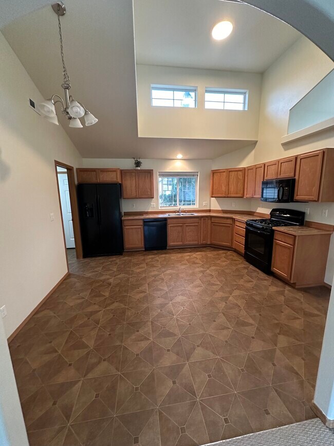 Photo - 7722 N Maple St