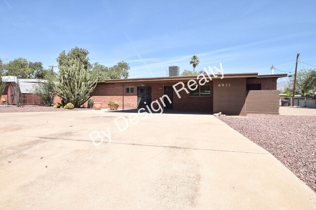 Photo - Spacious 3 Bed 2 Bath Eastside Home w/Huge Yard & Fireplace