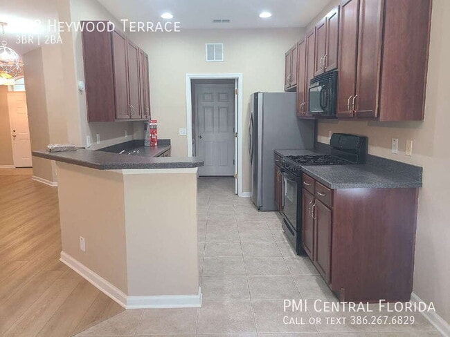 Photo - 202 Heywood Terrace