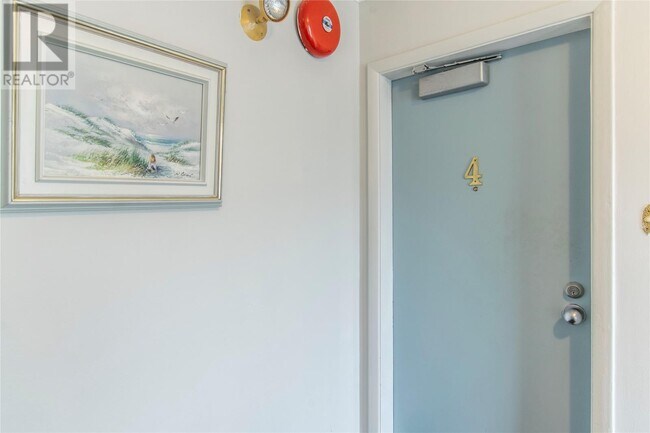 Photo - 90 Allandale Pl