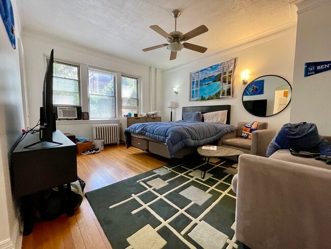 Building Photo - 141 Englewood Ave Unit 1