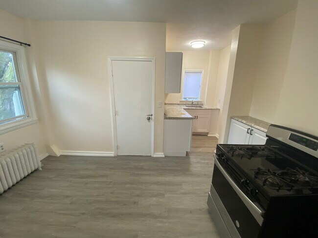 Photo - 33 Everett Ave Unit 1