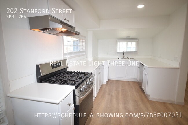 Photo - 202 Stanford St