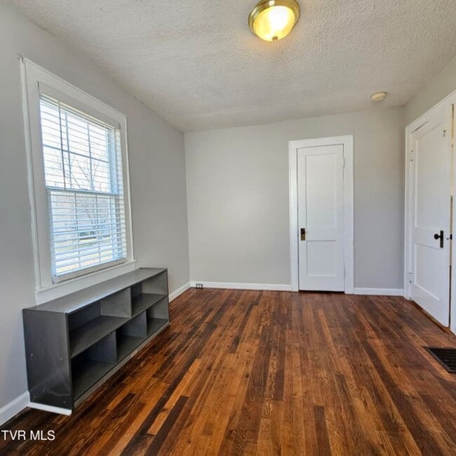 Photo - 707 S 2nd St