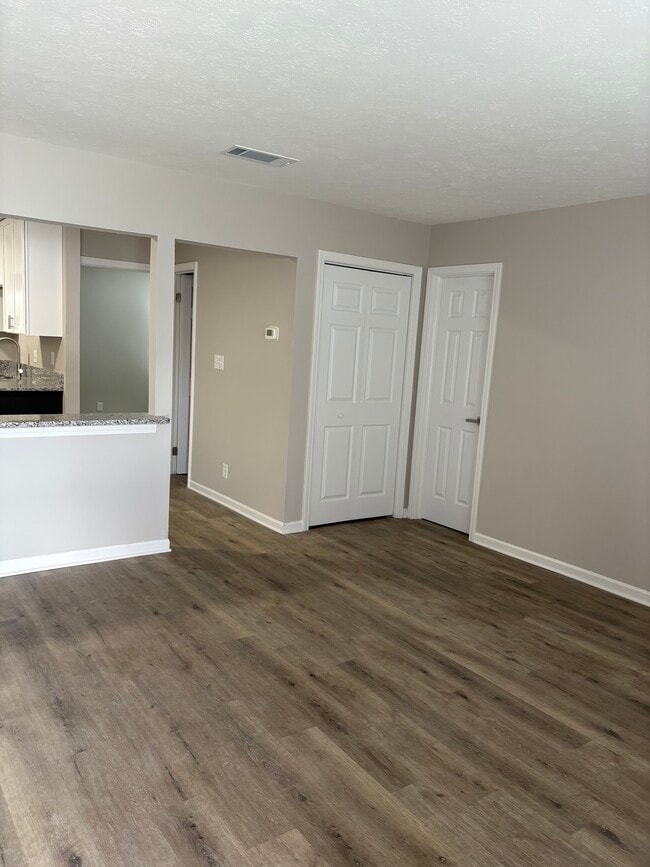 Photo - 801 Burcale Rd Unidad D7