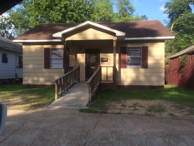 Front of House - 326 S Prentiss St Casa