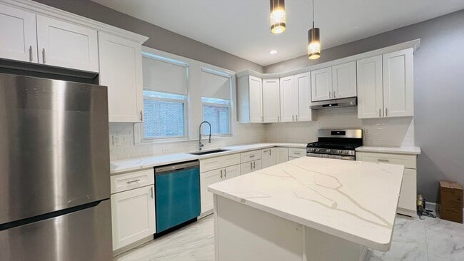 Photo - 206 Winchester St