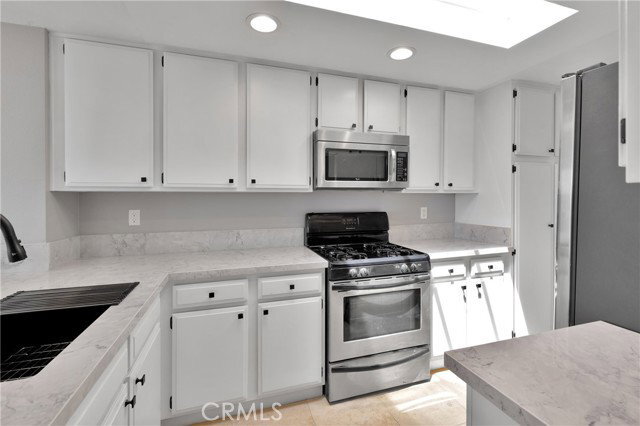 Photo - 280 Cagney Ln