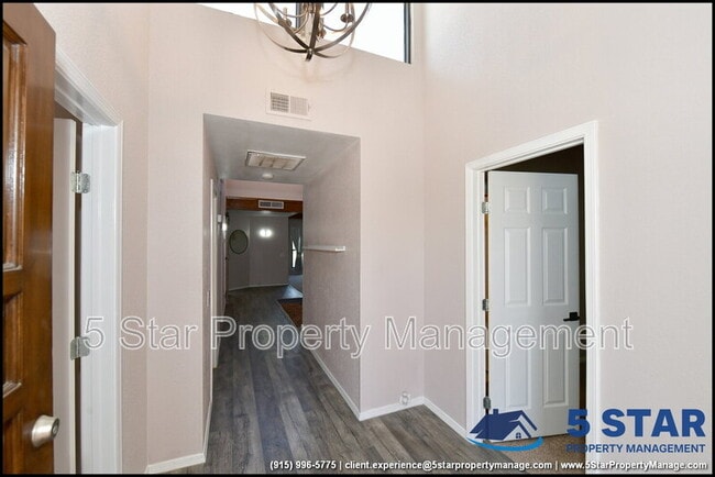 Photo - 3212 Canyon Point Ln