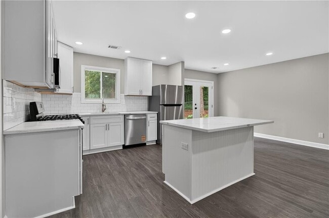 Photo - 1540 Spender Dr