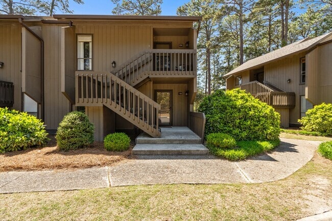 Building Photo - 10 Pine Tree Rd Unit 108 Rental