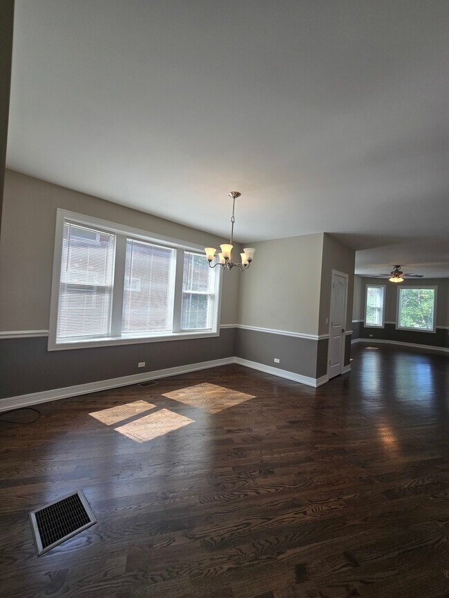 Photo - 1847 W Garfield Blvd