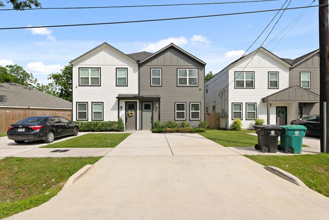 Photo - 5544 Shreveport Blvd