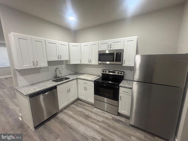 Photo - 1204 W Erie Ave