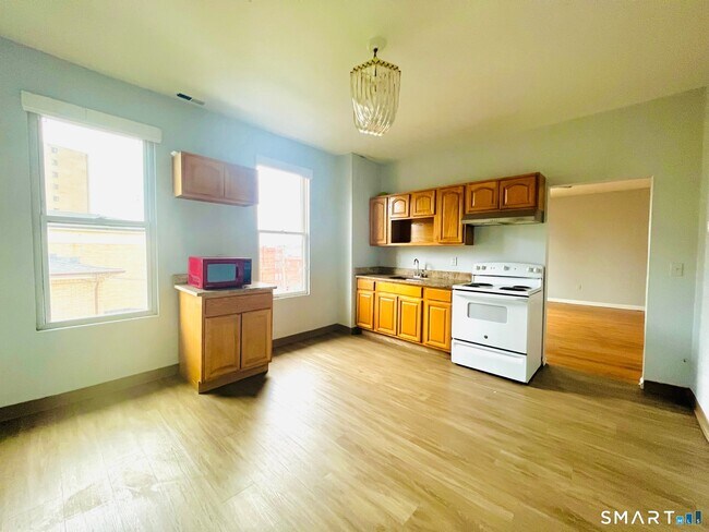 162 William St Unit 3R
