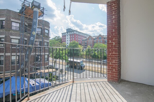 Building Photo - 43 Boulevard Terrace Rental