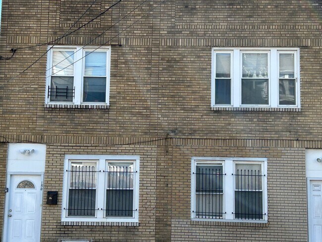 Front - 150 Stuyvesant Ave Apartment Unit 1R