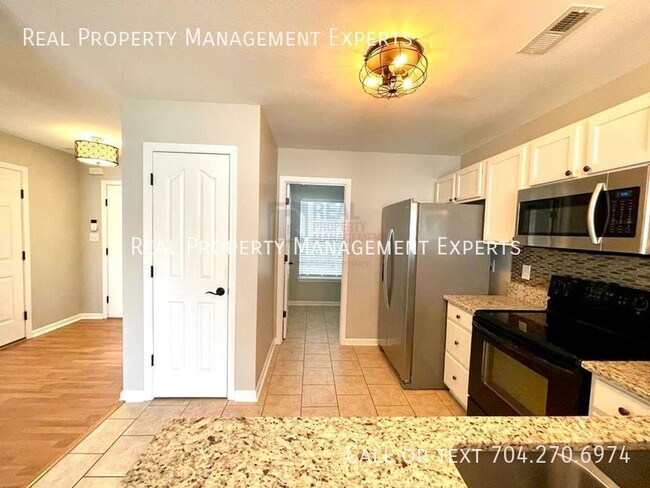 Photo - 198 Mott Rd