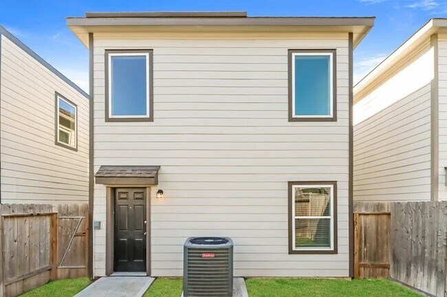 Photo - 15322 Estrella Rd W