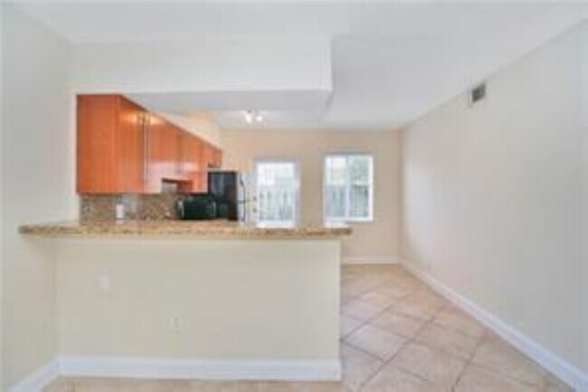 Photo - 1424 Holly Heights Dr Unit 5
