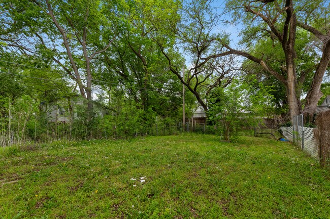 Photo - 1642 Denver Dr