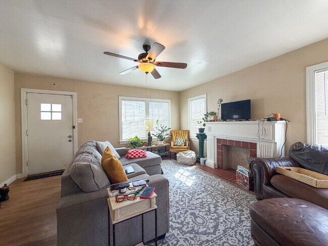 Photo - 2 Bedroom, Tech Terrace Home - Move In Special!