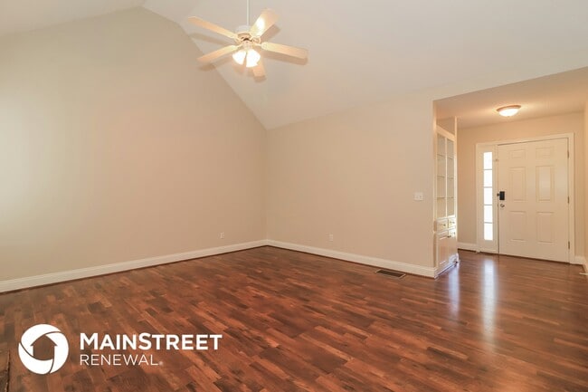 Photo - 13 Windrush Dr